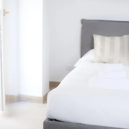 Apartment Meme Rome
