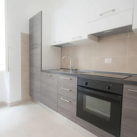 Apartment Meme Rome