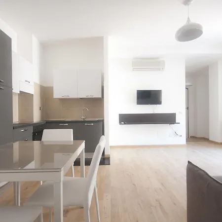 Apartment Meme Rome